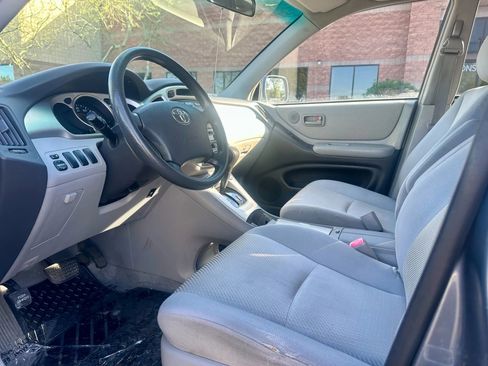 Used 2004 Toyota Highlander 2WD image 9