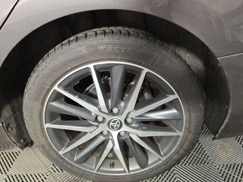 Used 2023 Toyota Camry XLE image 10