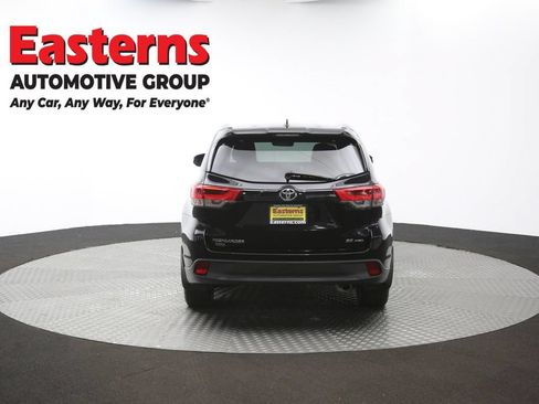 Used 2018 Toyota Highlander SE AWD/4WD image 38