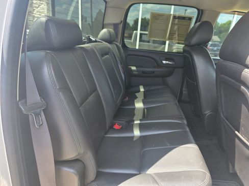 Used 2011 Chevrolet Silverado 1500 LTZ w/ LTZ White Diamond Edition AWD/4WD image 9