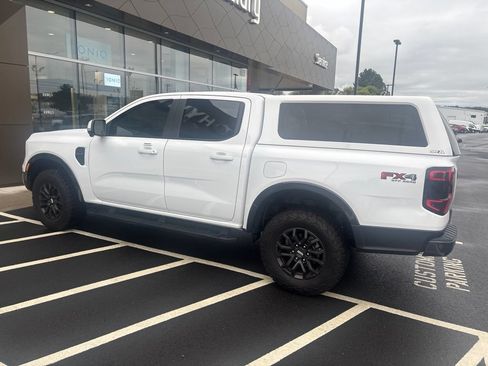 Used 2024 Ford Ranger Lariat w/ FX4 Off-Road Package AWD/4WD image 8