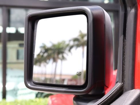 Used 2020 Jeep Gladiator Overland image 10