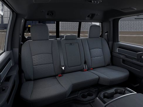 New 2025 RAM 2500 Big Horn AWD/4WD image 15