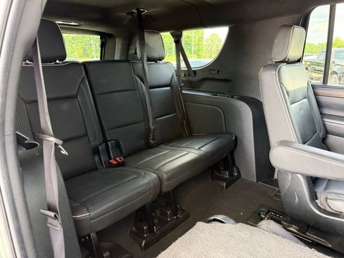 Used 2023 Chevrolet Suburban Premier RWD image 27