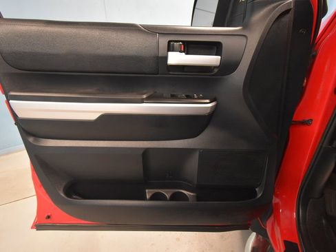 Used 2016 Toyota Tundra SR5 w/ SR5 Upgrade Package image 4