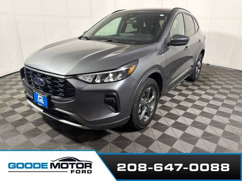 Used 2023 Ford Escape ST-Line w/ Tech Pack #1 AWD/4WD image 4