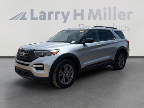 Used 2022 Ford Explorer XLT w/ Equipment Group 202A RWD image 1