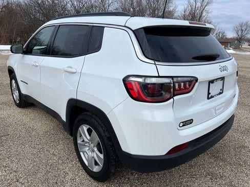 Used 2022 Jeep Compass Latitude image 3