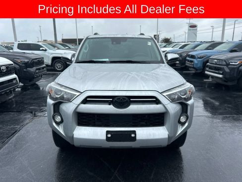 Used 2024 Toyota 4Runner SR5 RWD image 22