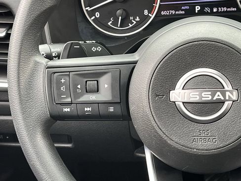 Used 2024 Nissan Rogue SV AWD/4WD image 12