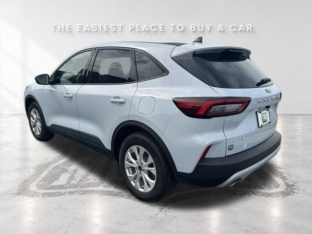 Used 2025 Ford Escape Active FWD image 3