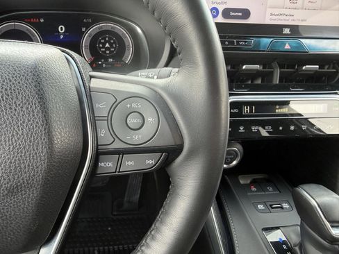 Used 2024 Toyota Venza Limited image 16