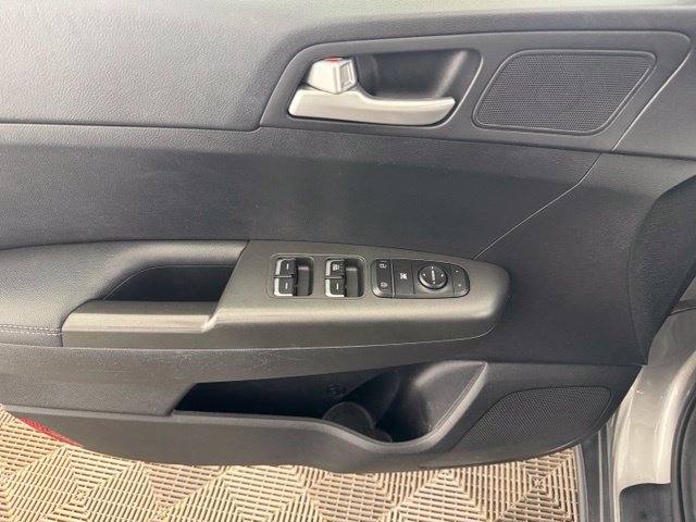 Used 2021 Kia Sportage LX FWD image 17