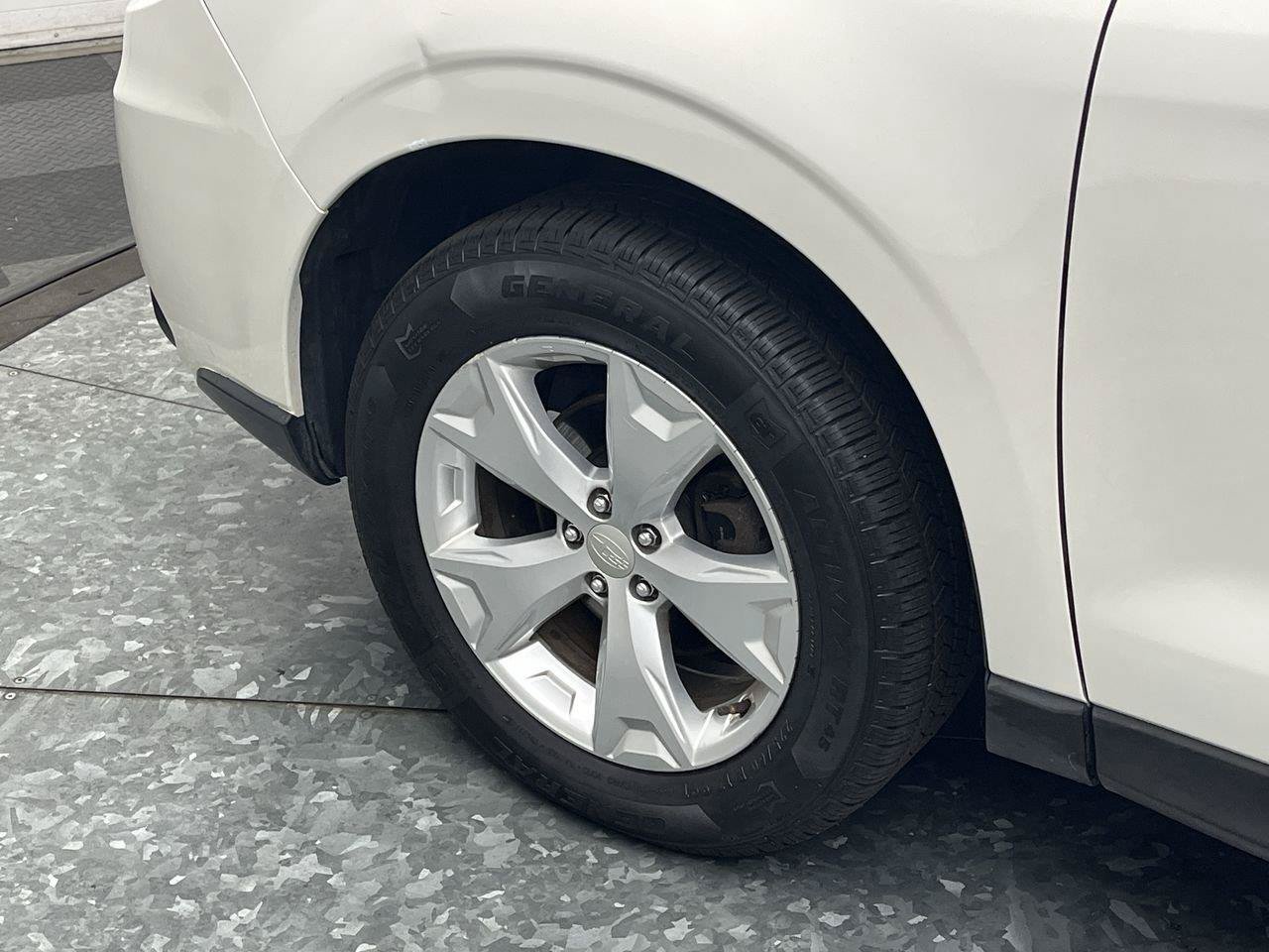 Used 2014 Subaru Forester 2.5i Premium AWD/4WD image 30