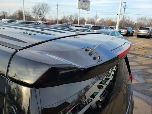 Used 2020 Chevrolet Tahoe 4WD w/ Remote Keyless Entry Package image 17