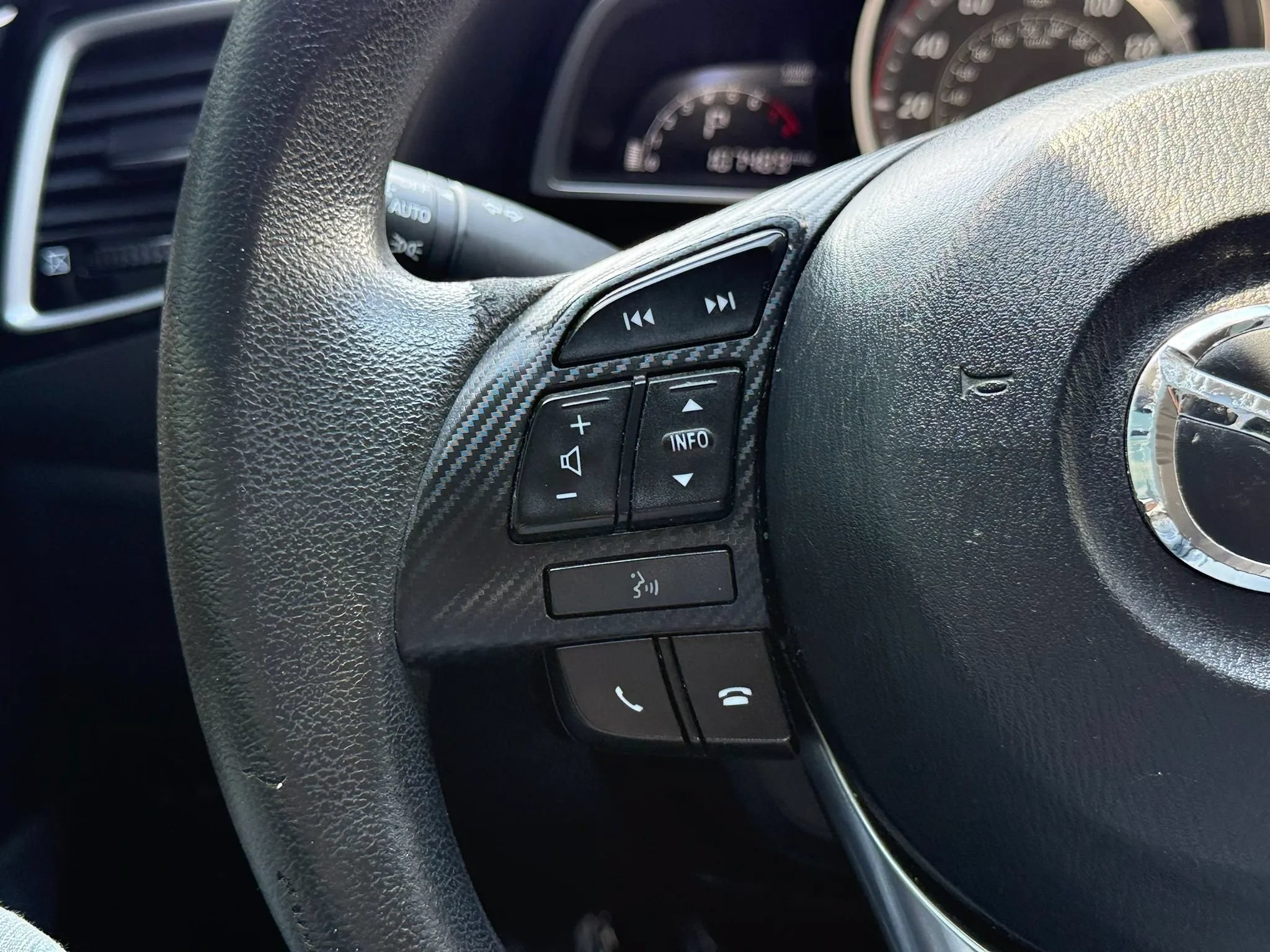 Used 2016 MAZDA MAZDA3 i Sport w/ Preferred Equipment Package FWD image 23