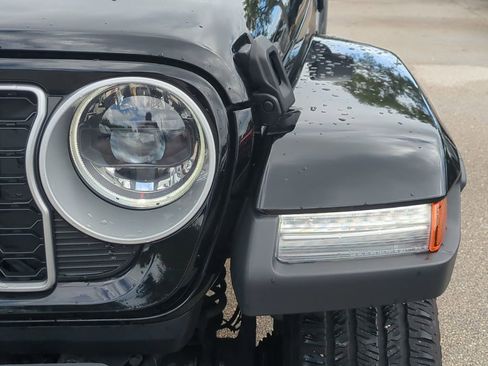 Used 2025 Jeep Wrangler Unlimited Sahara w/ Safety Group image 11