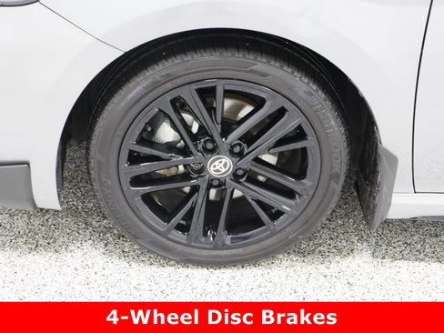 Used 2025 Toyota Camry SE image 11