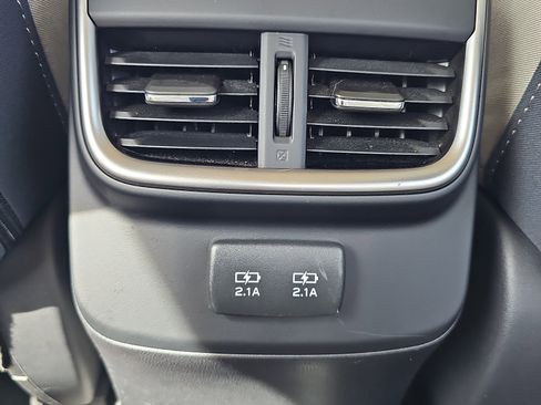 Used 2022 Subaru Legacy Premium image 17