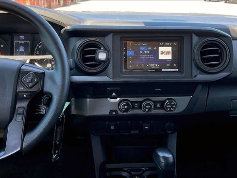 Used 2022 Toyota Tacoma SR w/ SR Convenience Package image 7