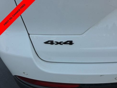 Used 2025 Jeep Grand Cherokee Altitude image 5