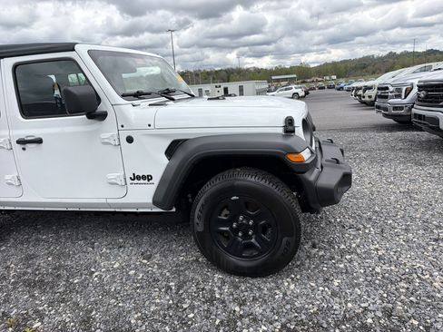 Used 2026 Jeep Wrangler Unlimited Sport AWD/4WD image 4