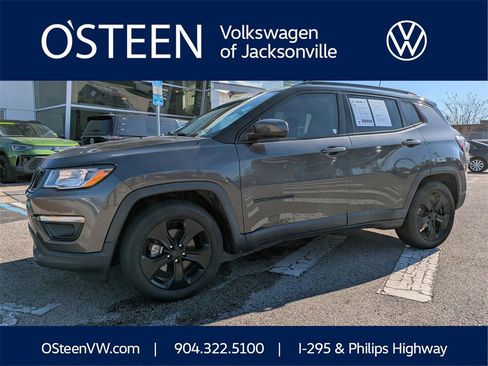 Used 2021 Jeep Compass Latitude image 1