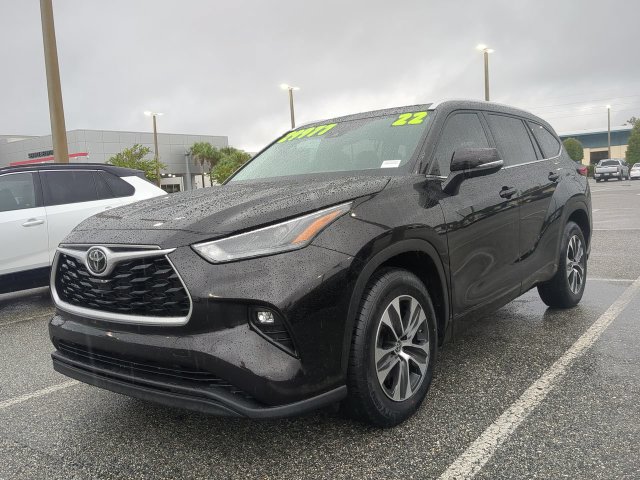 Used 2022 Toyota Highlander XLE FWD image 8