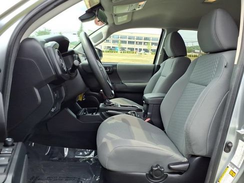 Certified 2022 Toyota Tacoma SR AWD/4WD image 14