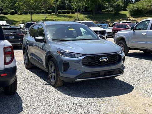 Certified 2026 Ford Escape ST-Line w/ Tech Pack #1 FWD image 3