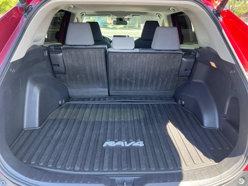 Certified 2020 Toyota RAV4 XLE w/ Convenience Package AWD/4WD image 25