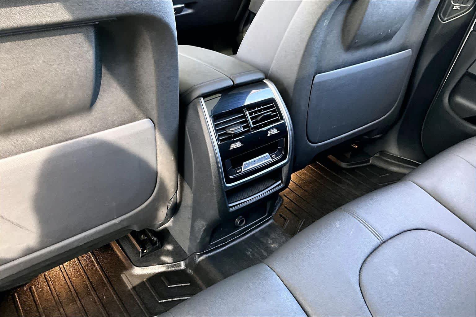 Used 2020 BMW X5 xDrive40i w/ Premium Package AWD/4WD image 34