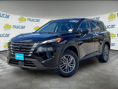 Used 2024 Nissan Rogue S AWD/4WD image 3