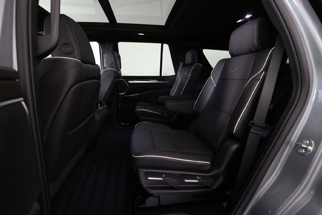 Used 2026 Cadillac Escalade Sport w/ Touring Package AWD/4WD image 16