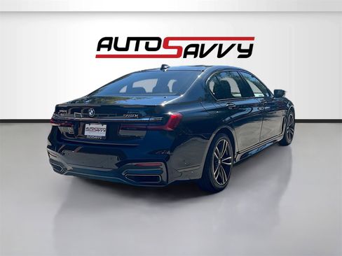 Used 2022 BMW 750i xDrive w/ Executive Package image 7