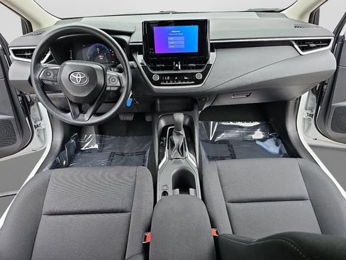 Used 2026 Toyota Corolla LE FWD image 11