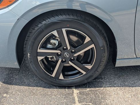 Used 2024 Nissan Sentra SV FWD image 10