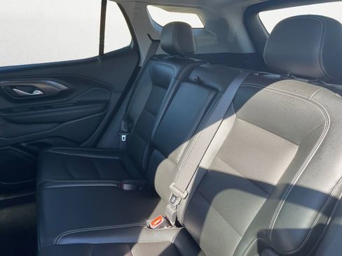 Used 2024 GMC Terrain SLT image 16