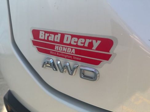 Used 2023 Honda Pilot LX image 8