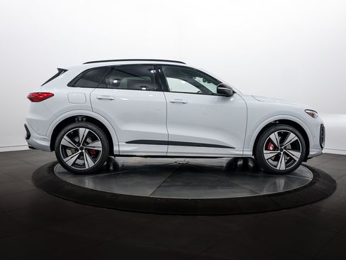 New 2026 Audi SQ5 Premium Plus image 3