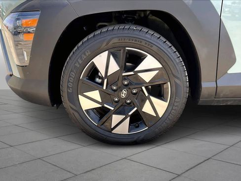 Used 2025 Hyundai Kona SEL FWD image 10