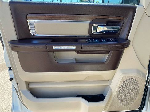 Used 2016 RAM 1500 Laramie w/ Convenience Group image 9