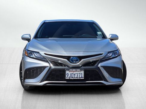 Used 2022 Toyota Camry XSE FWD image 3