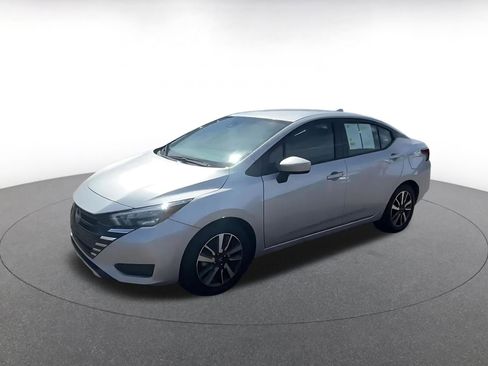Used 2025 Nissan Versa SV image 8