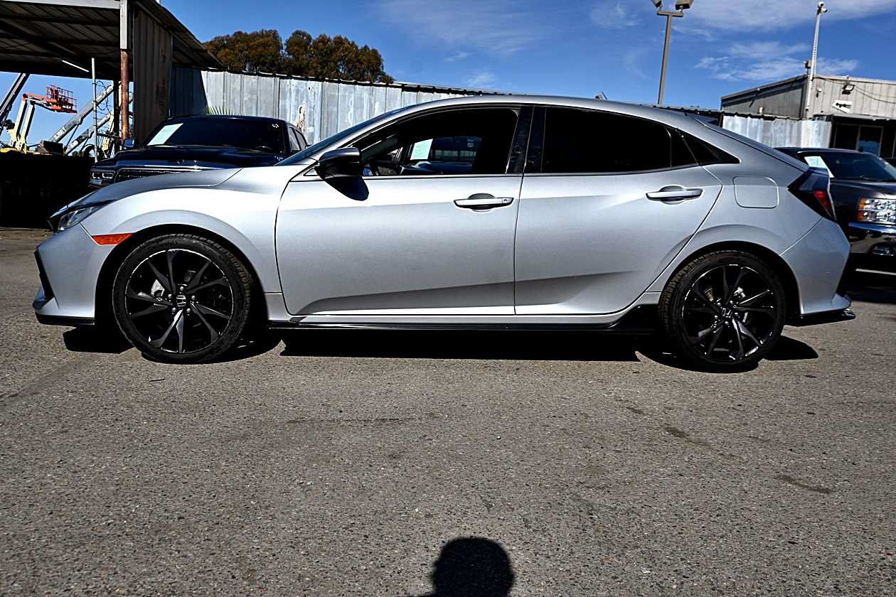 Used 2017 Honda Civic Sport image 4