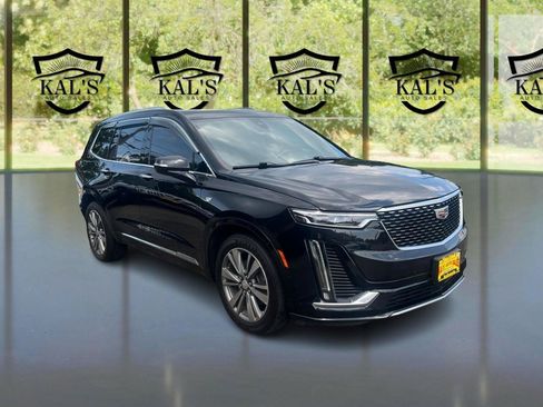 Used 2021 Cadillac XT6 Premium Luxury w/ Platinum Package AWD/4WD image 3