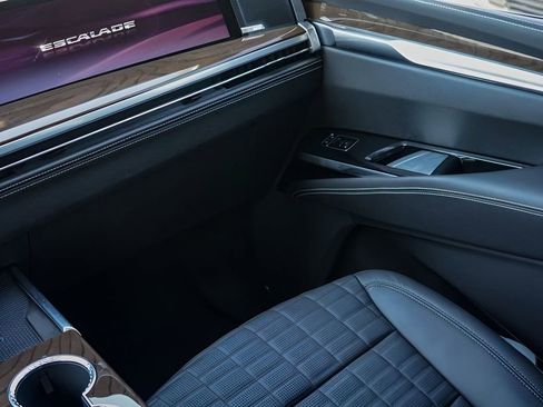 New 2026 Cadillac Escalade Platinum Sport image 27