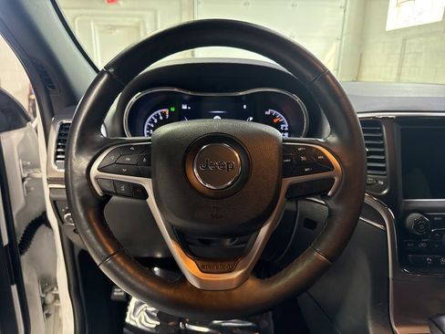 Used 2018 Jeep Grand Cherokee Limited image 11