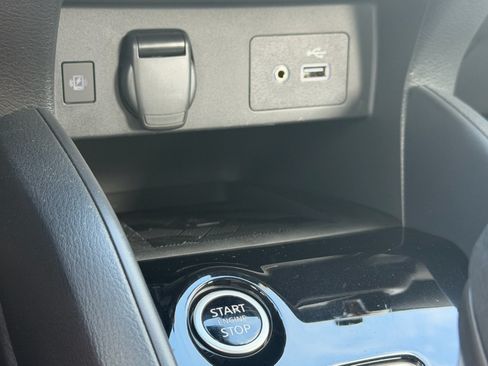 Used 2025 Nissan Versa SV w/ Trunk Package FWD image 15
