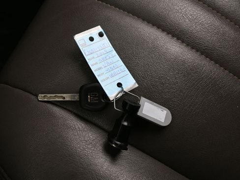 Used 2019 Chevrolet Express 2500 image 19